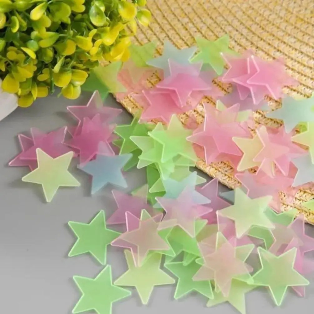 100 Pcs Colorful Glow in The D - مراجعة Glow In Dark Stars وسعره
